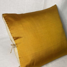 Load image into Gallery viewer, Silk/Hemp Cushion