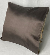 Load image into Gallery viewer, Silk/Hemp Cushion